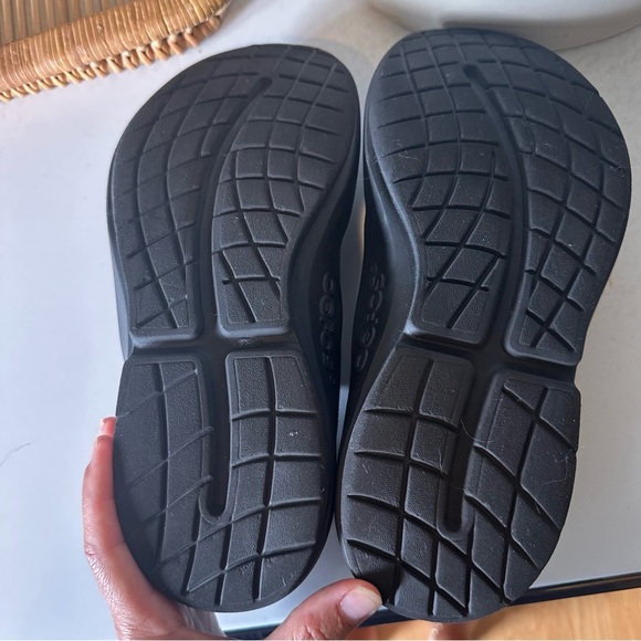 OOFOS Oomg Eezee Low Shor Black Mens 9 - Picture 7 of 9
